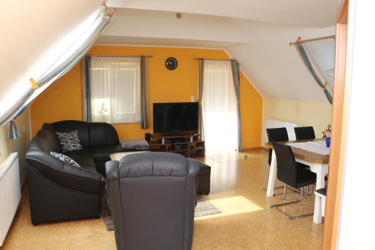 Ferienwohnung Moni Geiseldorf 외부 사진