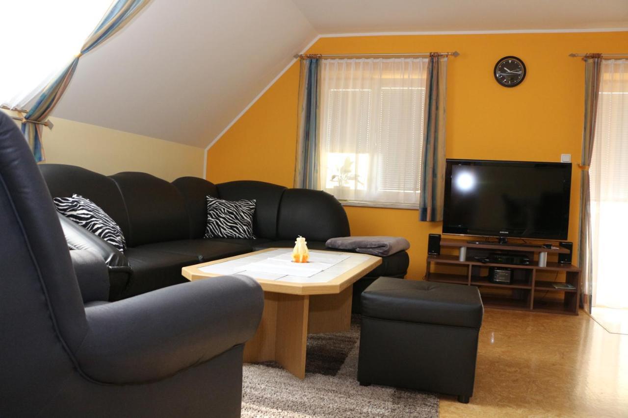 Ferienwohnung Moni Geiseldorf 외부 사진